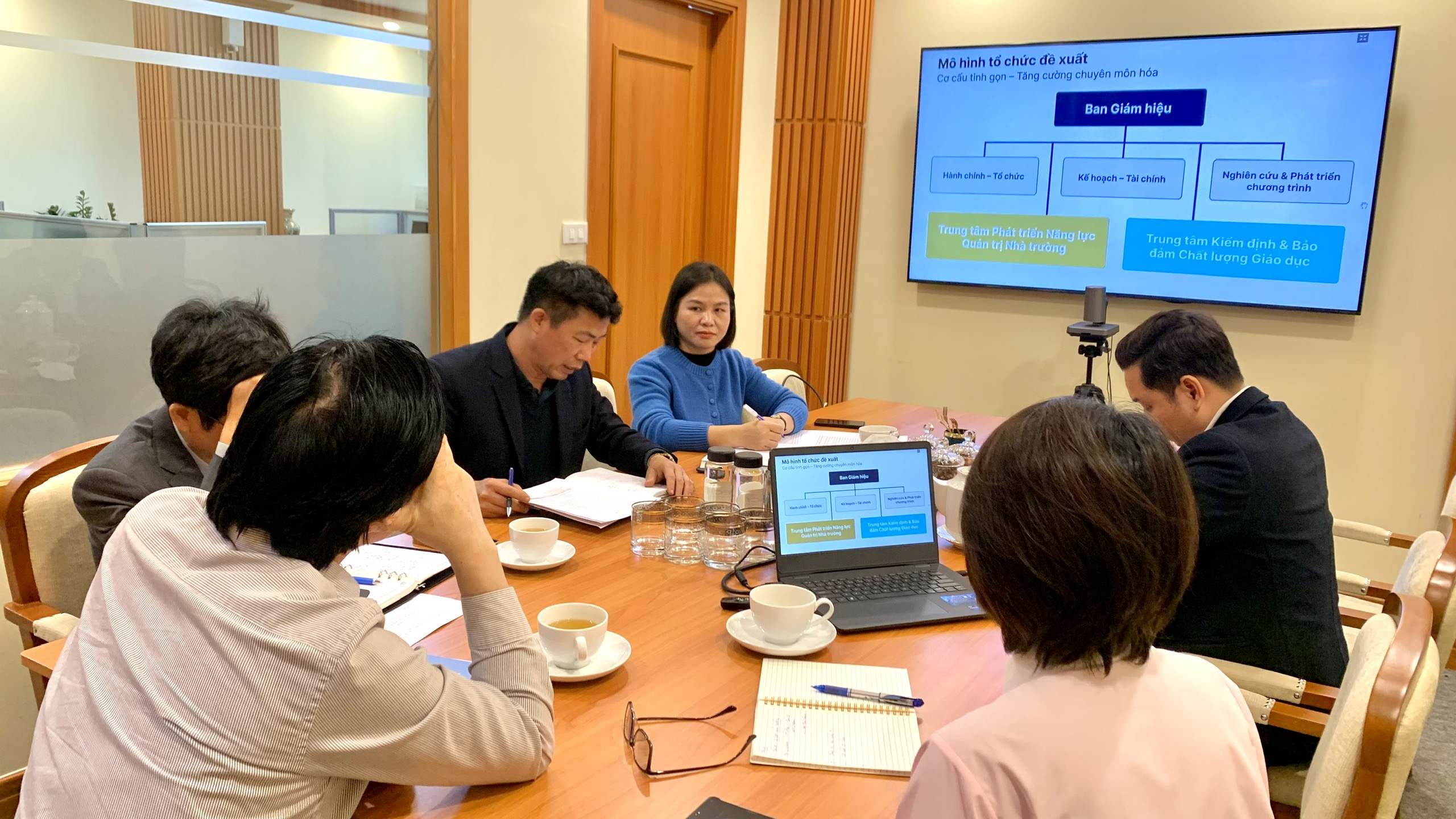 VECI làm việc với Trường Bồi dưỡng Cán bộ Giáo dục Hà Nội về phương án sắp xếp, kiện toàn tổ chức