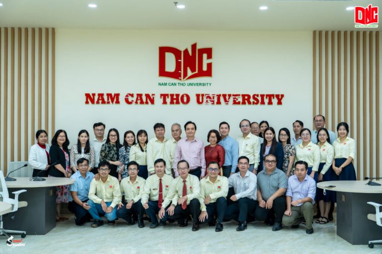 Chuyên đề “Xác định vấn đề và ra quyết định” tại Trường Đại học Nam Cần Thơ